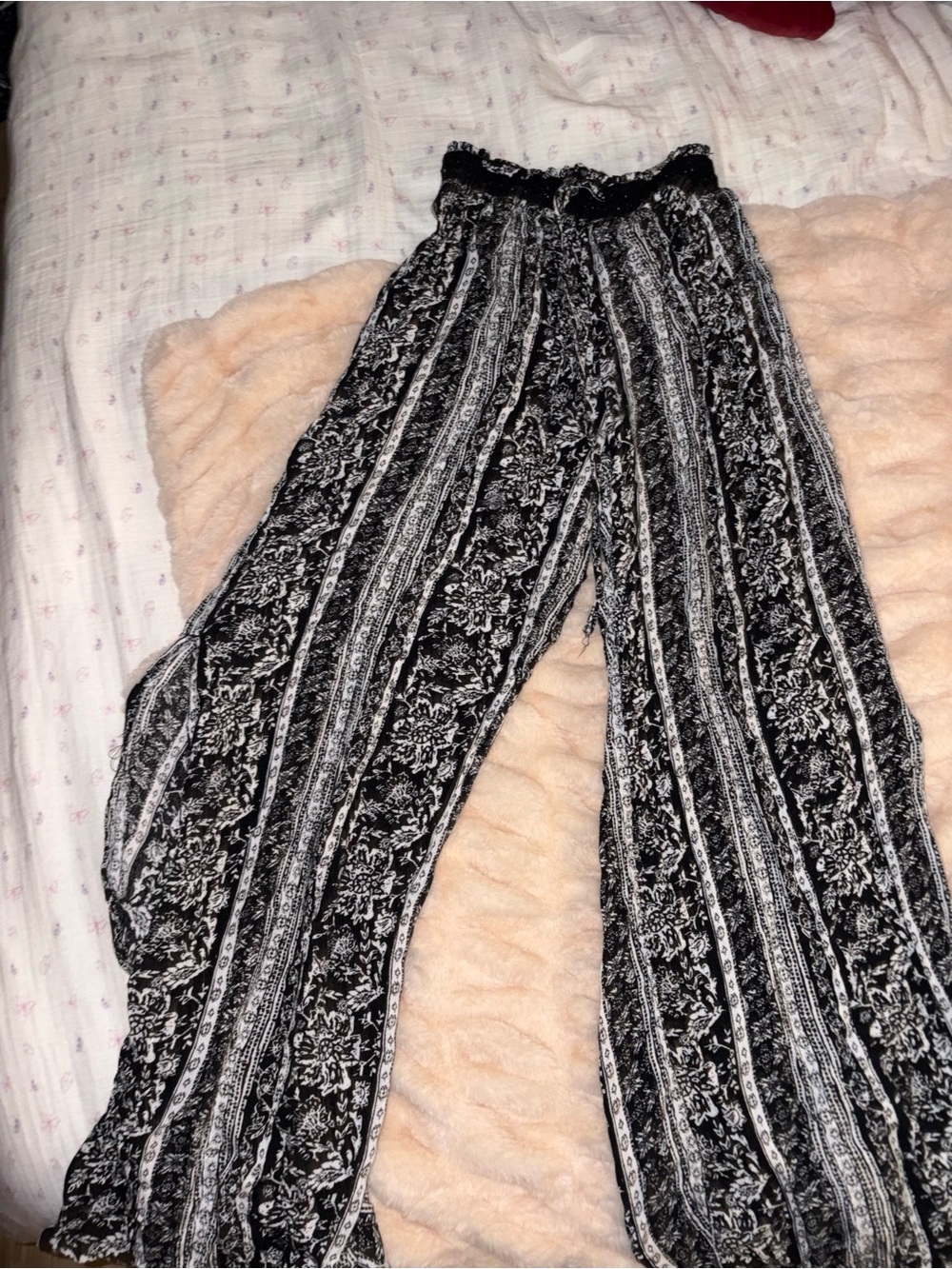 Mudd Black & White Boho Wide-Leg Pants
